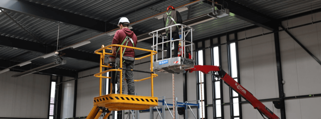 BLOM-instructeurs verdiepen zich in hoogwerker veiligheid met IPAF-certificering